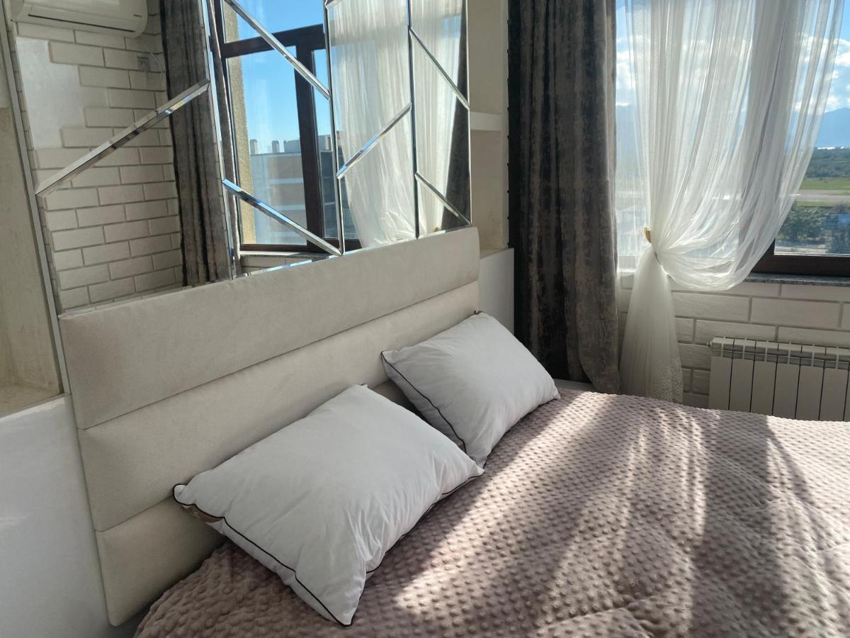 Jasmine Apartment In New Bulvar Batumi Kültér fotó